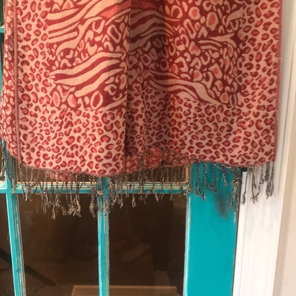 Scarf/ wrap - Picture 2 of 3